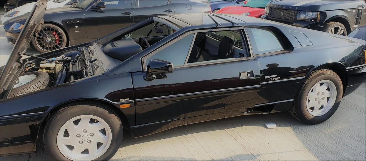 Lotus Esprit windscreen replacement, alternate angle.