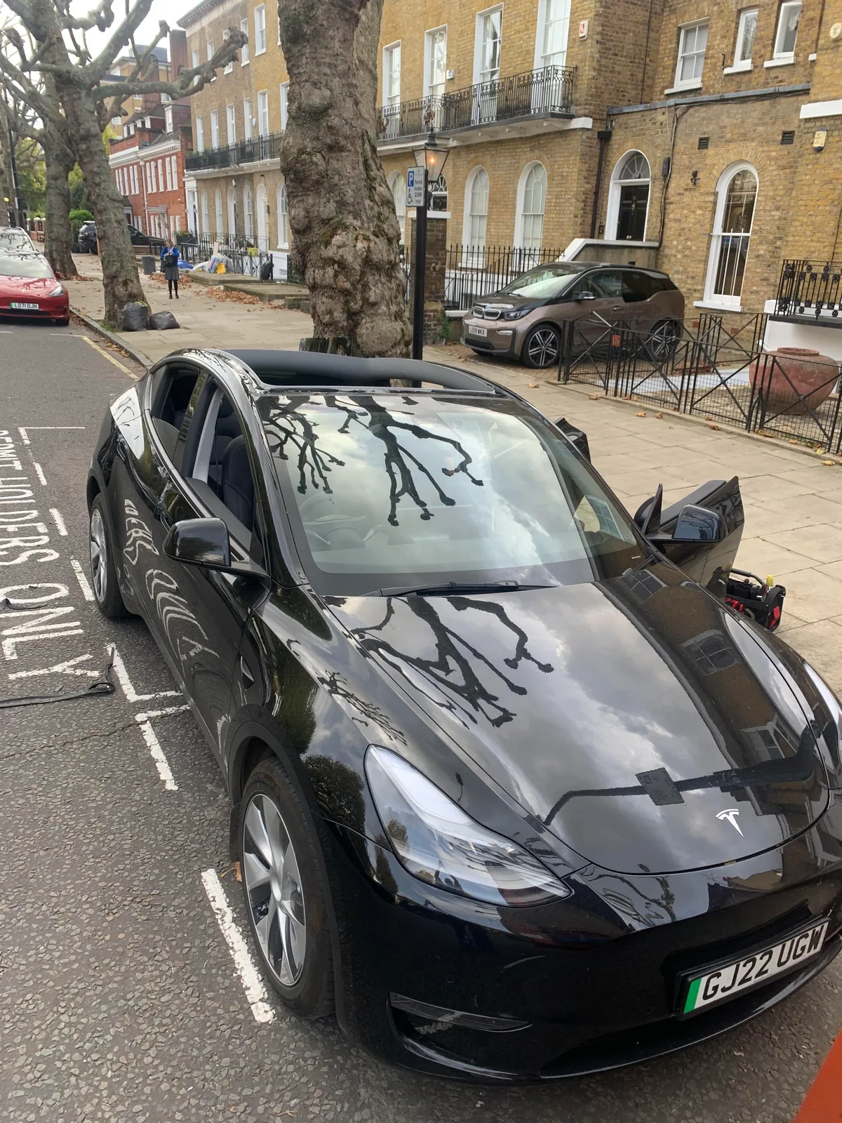 Tesla Model Y panoramic roof glass being replaced.